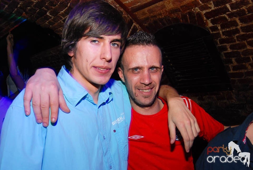 Saturday Night Clubbing în Escape, 