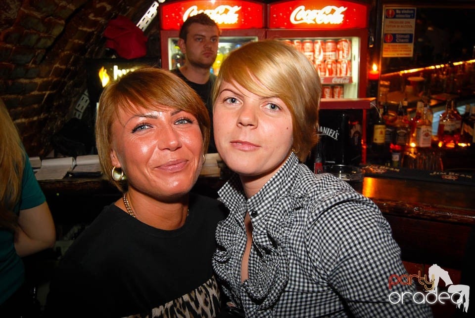 Saturday Night Clubbing în Escape, 