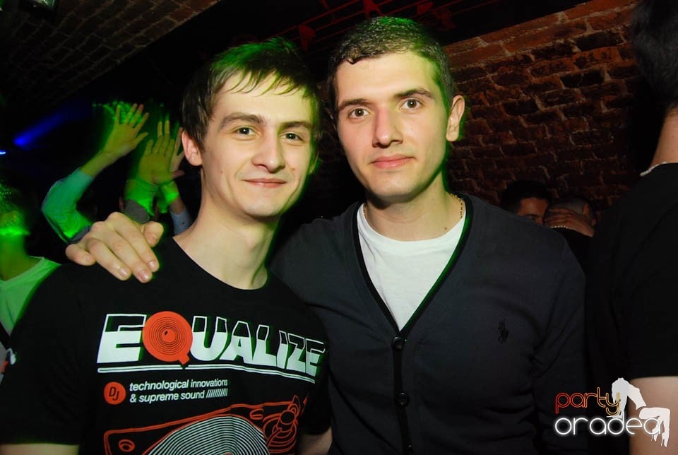 Saturday Night Clubbing în Escape, 