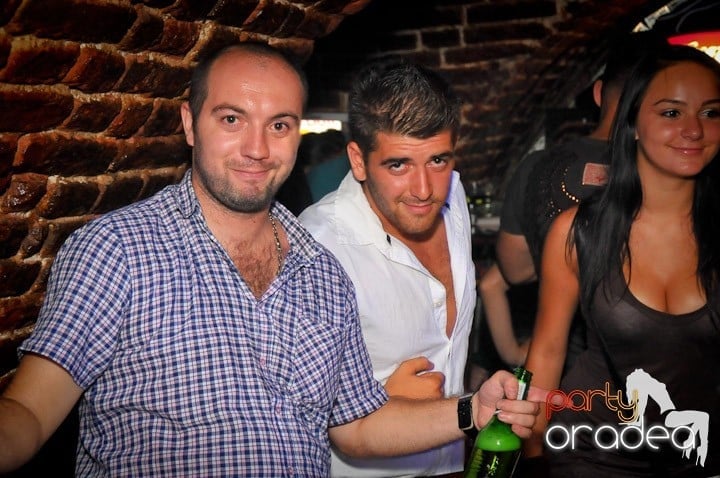 Saturday Night Escape, 