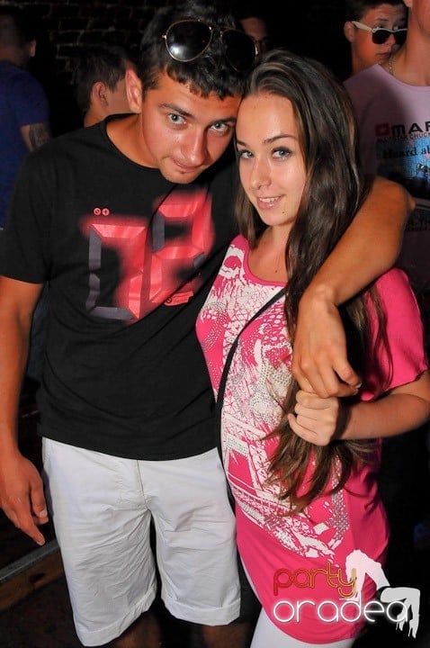 Saturday Night Escape, 