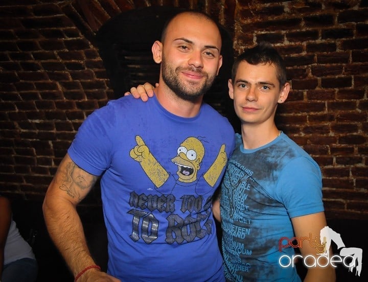 Saturday Night Escape, 