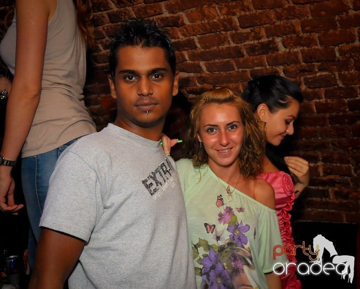 Saturday Night Escape, 