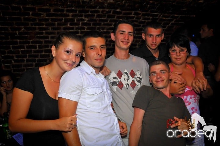 Saturday Night Escape, 