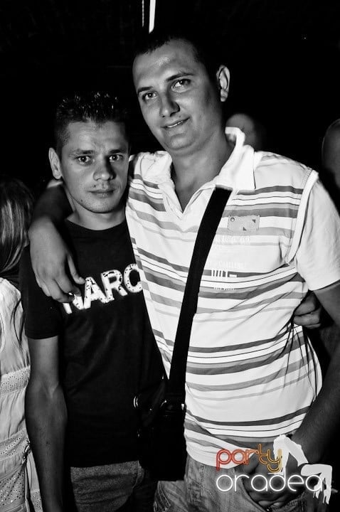 Saturday Night Escape, 