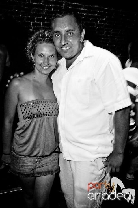 Saturday Night Escape, 