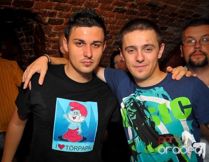 Saturday Night Escape, 