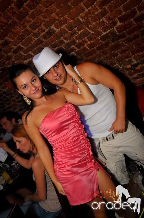 Saturday Night Escape, 