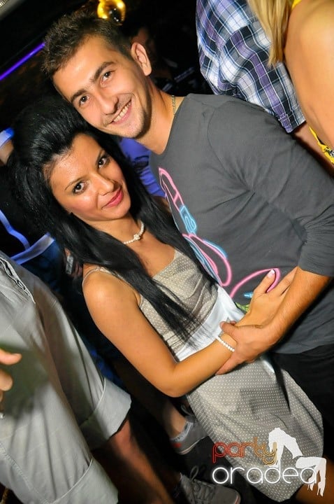 Saturday Night Escape, 