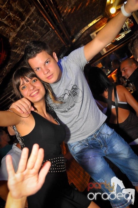 Saturday Night Escape, 