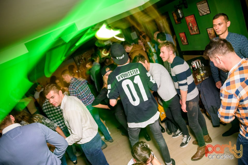Saturday Night Party, Green Pub