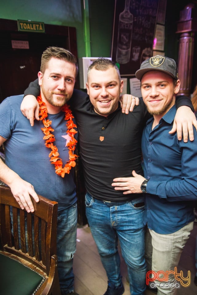 Saturday Night Party, Green Pub