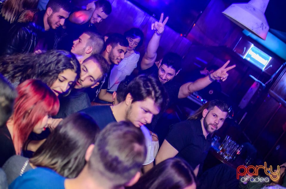Saturday Night Party, Green Pub