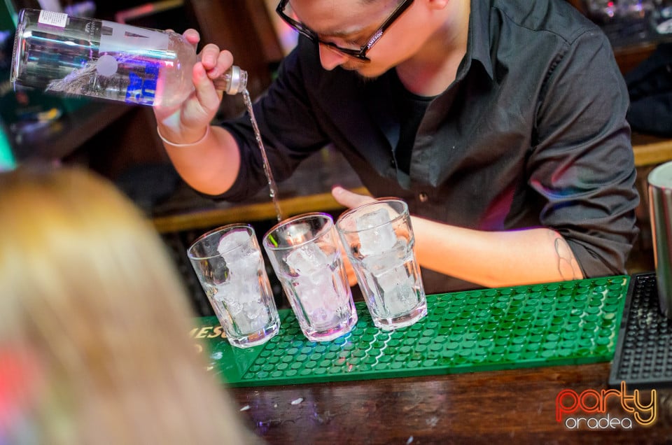 Saturday Night Party, Green Pub