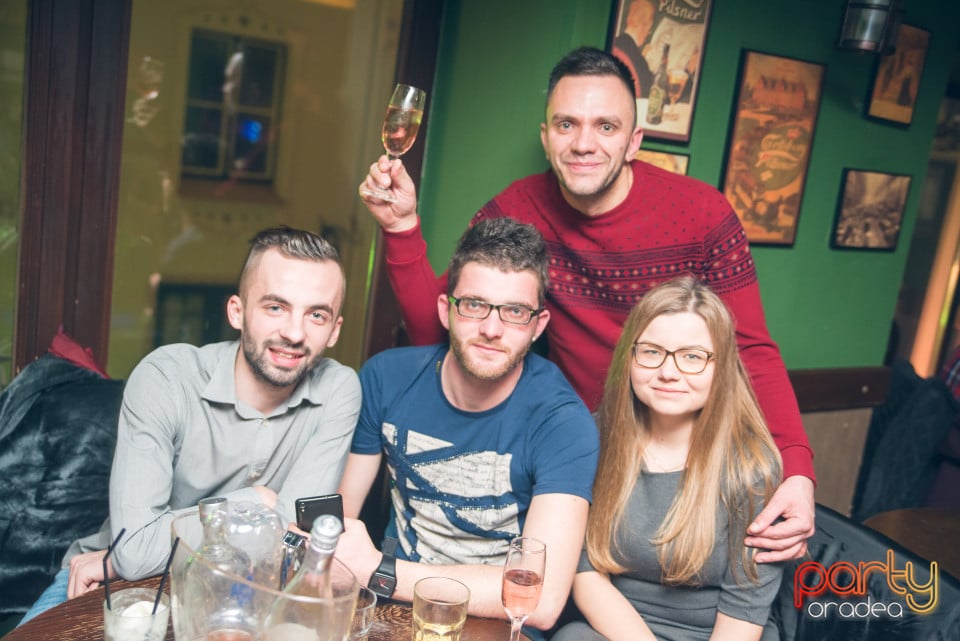 Saturday Night Party, Green Pub
