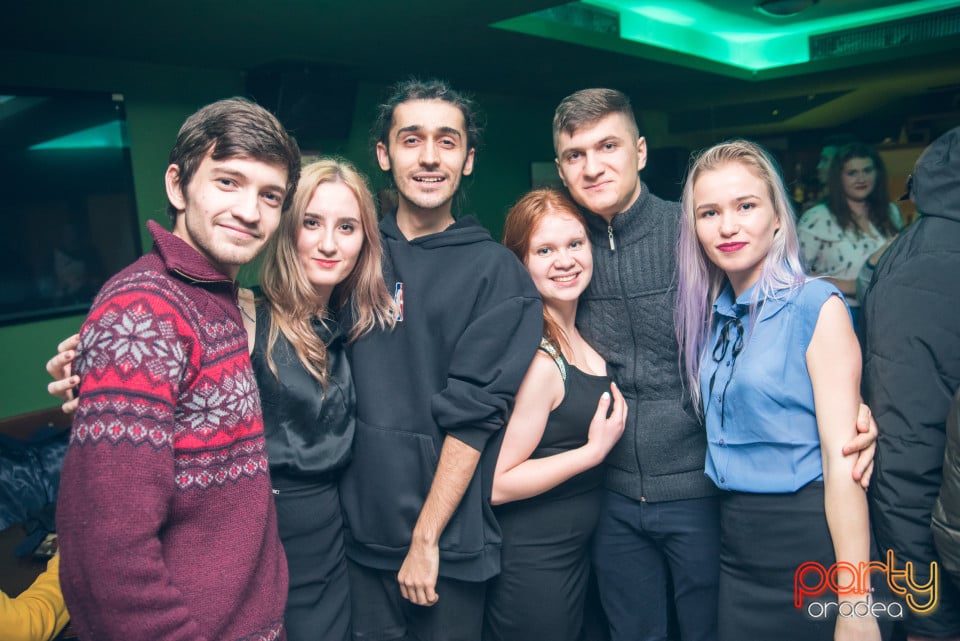 Saturday Night Party, Green Pub