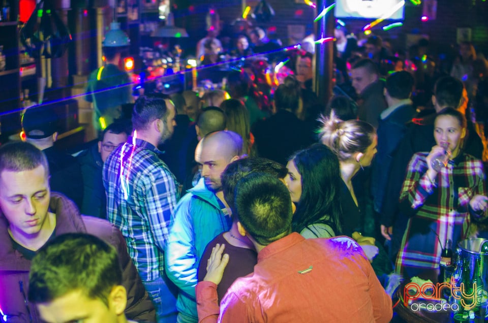 Saturday Night Party cu DJ Krisstal, Green Pub