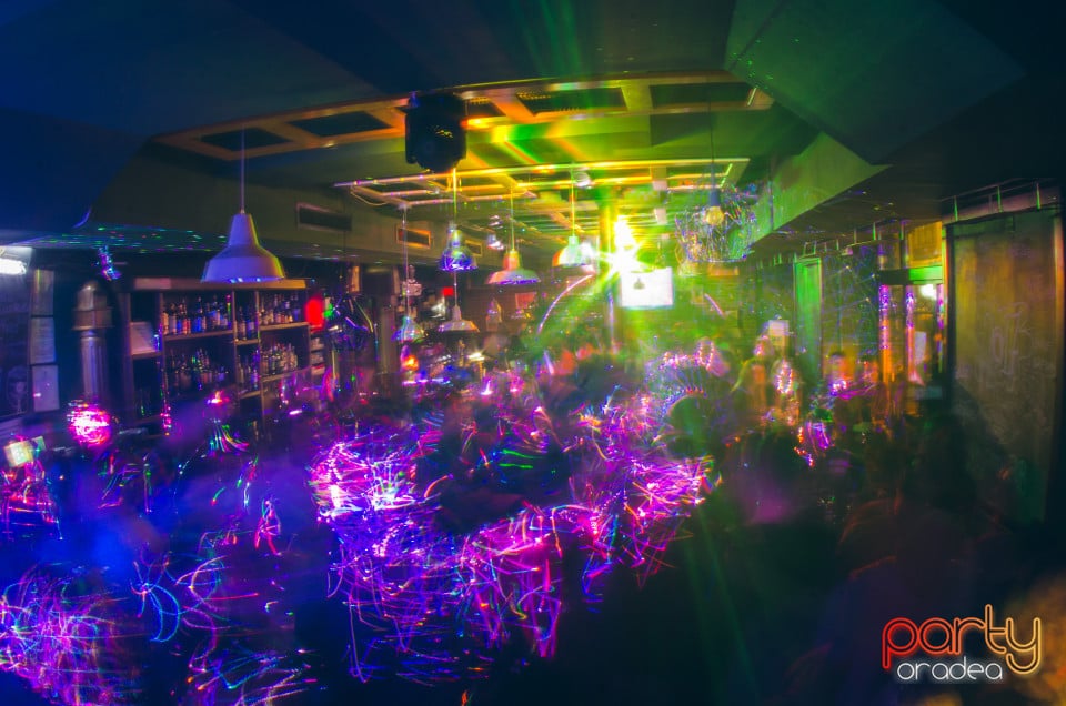 Saturday Night Party cu DJ Krisstal, Green Pub