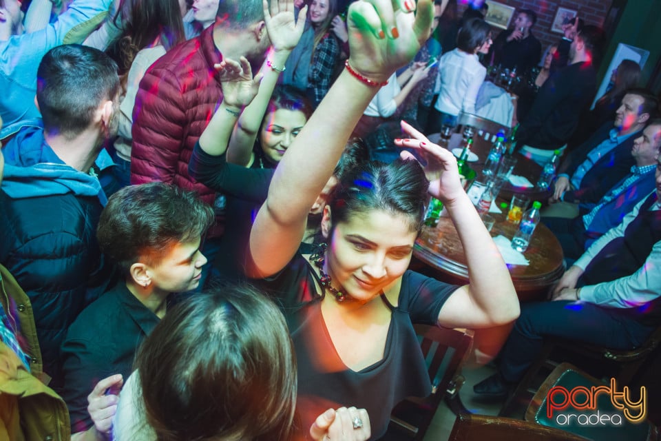 Saturday Night Party, Green Pub