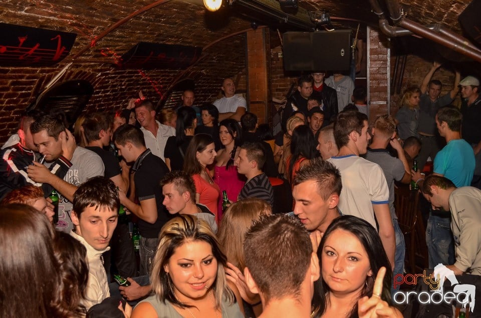 Saturday Night Party @ Escape Club, 