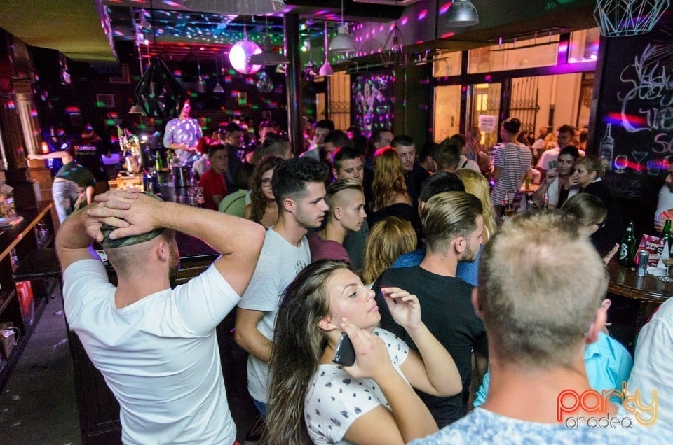 Saturday Night Party, Green Pub