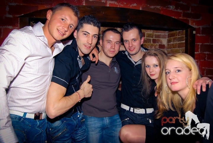Saturday Night Party în Club Escape, 