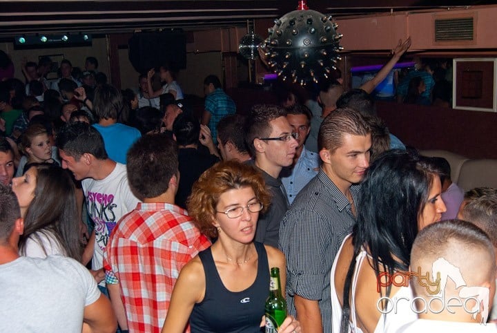 Saturday Night Party în Club Seven, 