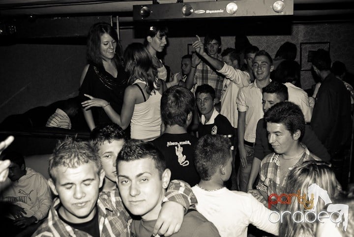 Saturday Night Party în Club Seven, 
