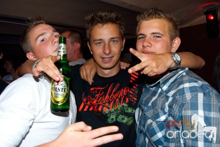 Saturday Night Party în Club Seven, 