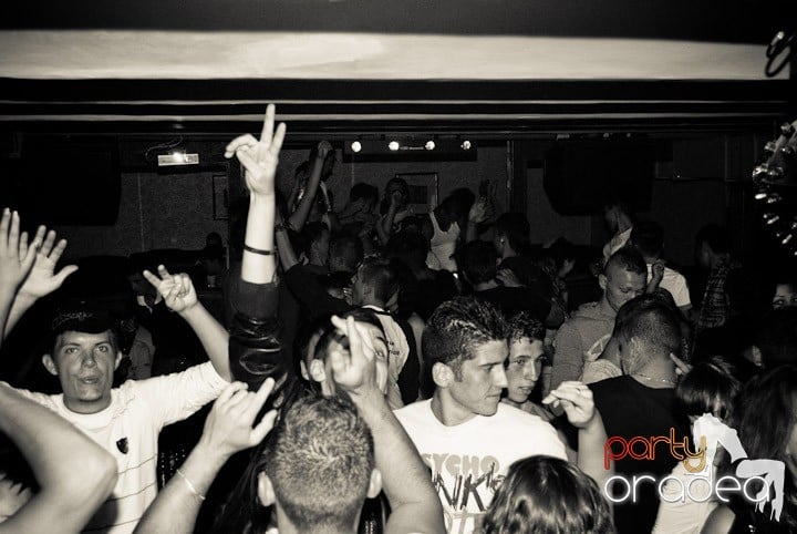 Saturday Night Party în Club Seven, 