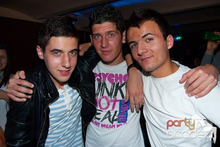 Saturday Night Party în Club Seven, 