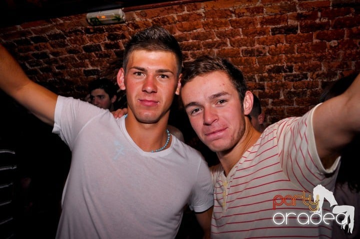 Saturday Night Party în Escape, 