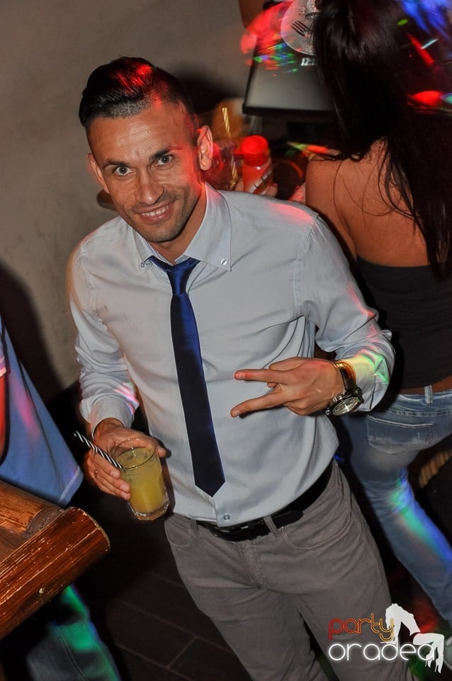 Saturday Night Party în Zulu, Zulu Caffe