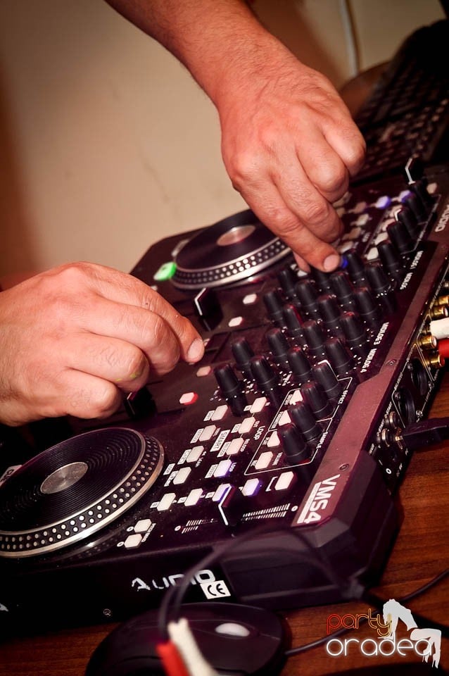 Saturday Night Party în Zulu, Zulu Caffe