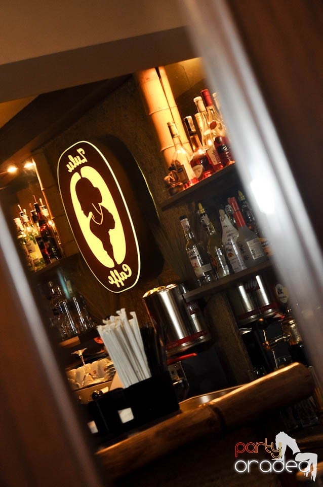 Saturday Night Party în Zulu, Zulu Caffe