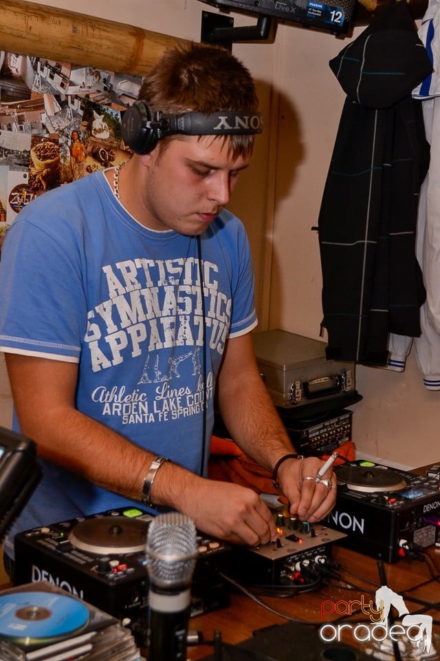 Saturday Night Party în Zulu, Zulu Caffe