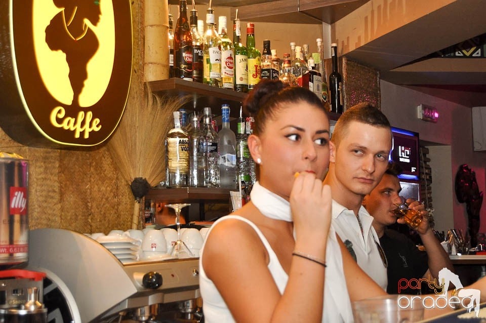 Saturday Night Party în Zulu, Zulu Caffe