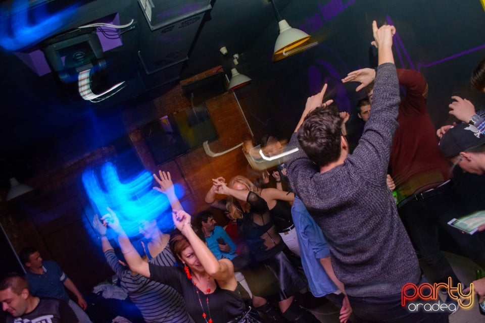 Saturday Night Party with DJ White, Juice