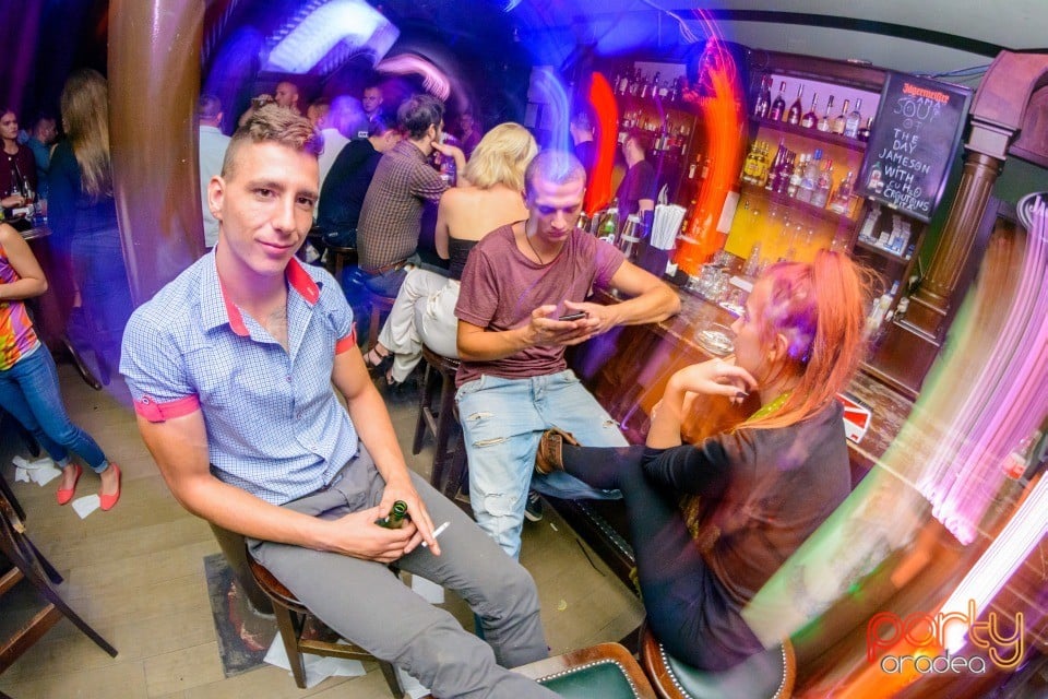 Saturday Night Party, Green Pub