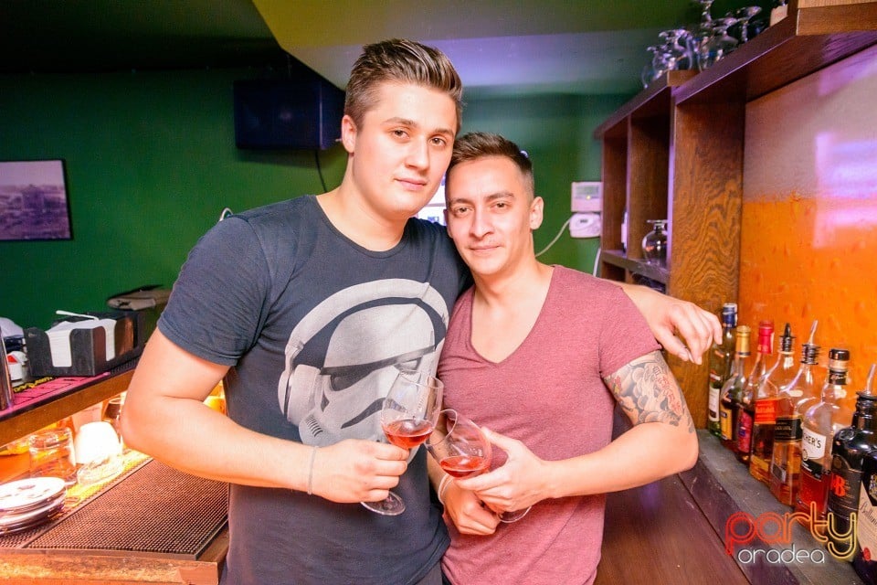 Saturday Night Party, Green Pub