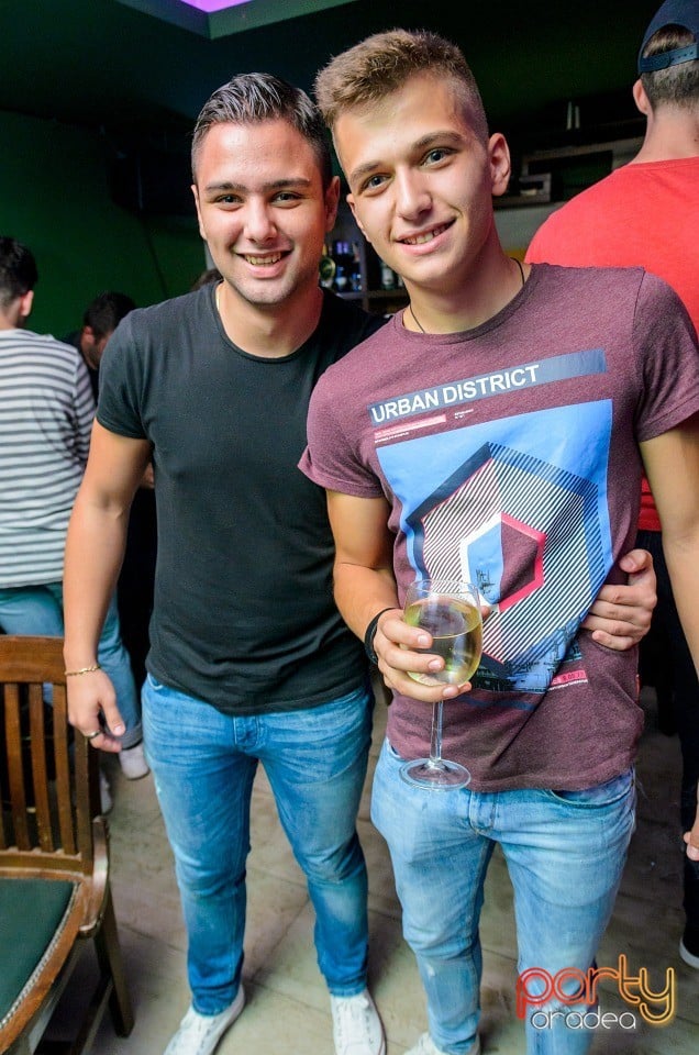 Saturday Night Party, Green Pub