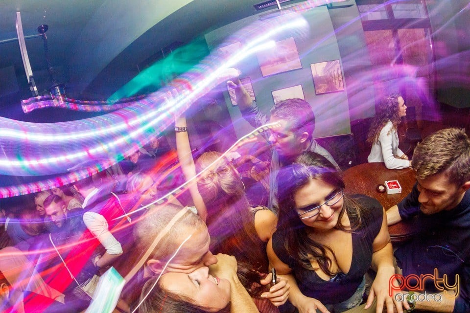 Saturday Night Party, Green Pub