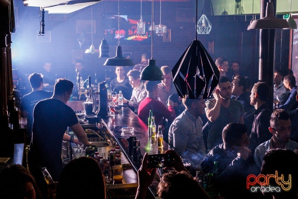 Saturday Night Party, Green Pub