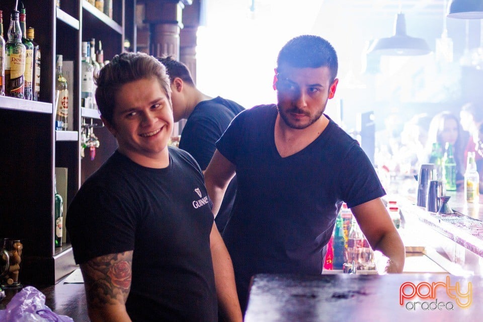 Saturday Night Party, Green Pub