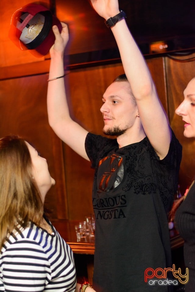 Saturday Night Party, Green Pub