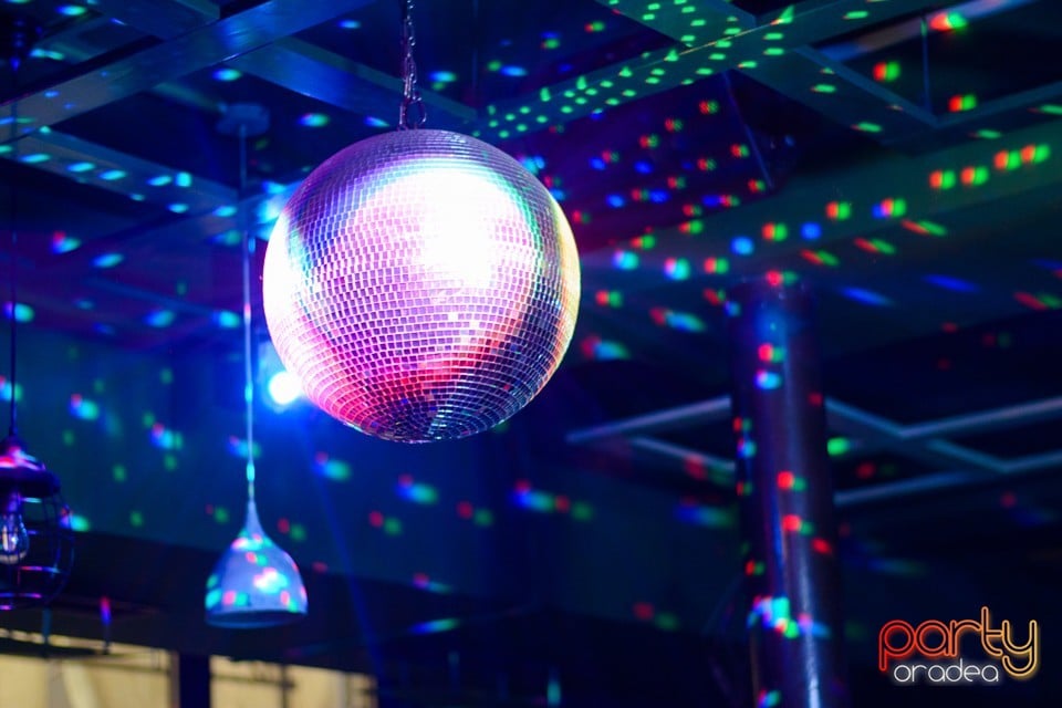 Saturday Night Party, Green Pub