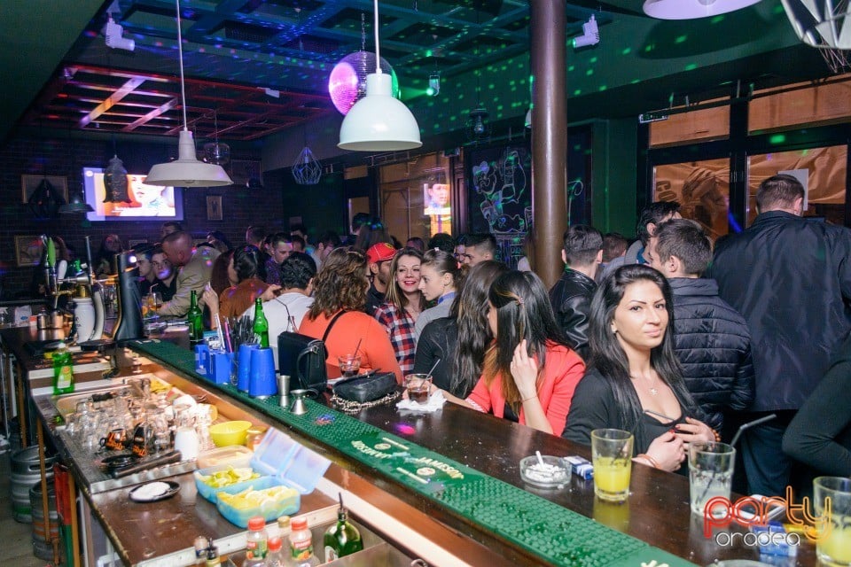Saturday Night Party, Green Pub