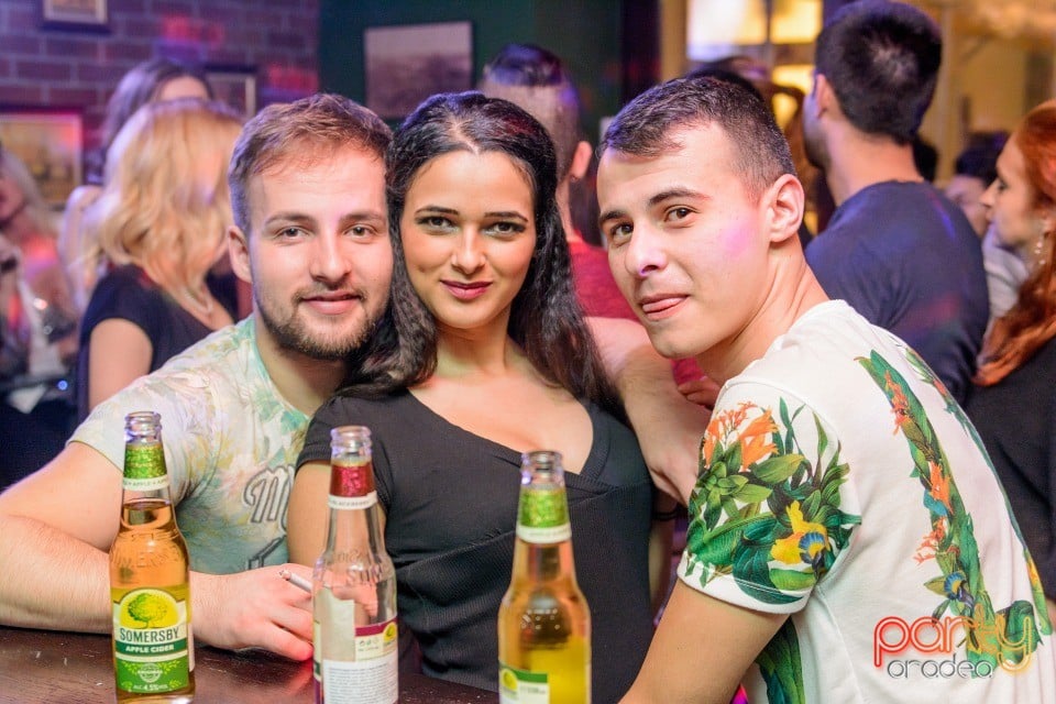 Saturday Night Party, Green Pub