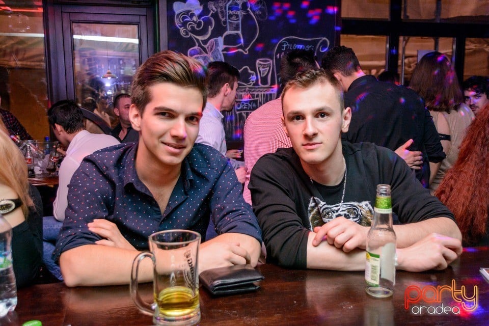 Saturday Night Party, Green Pub