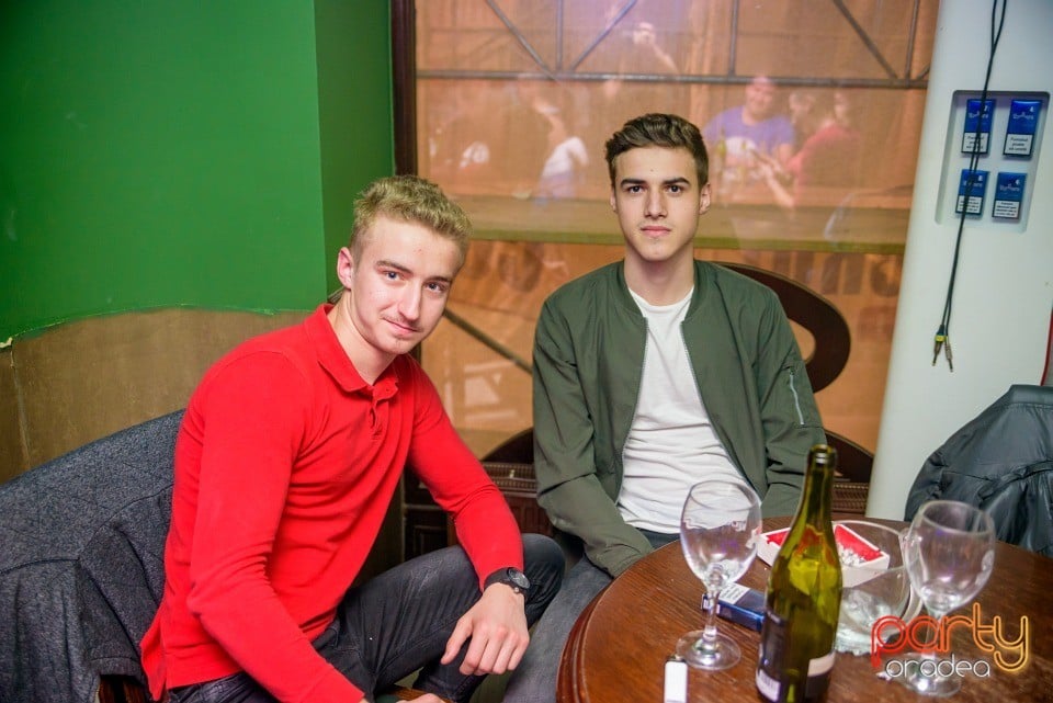 Saturday Night Party, Green Pub